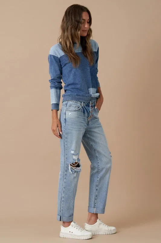 Rolled up boyfriend jeans.