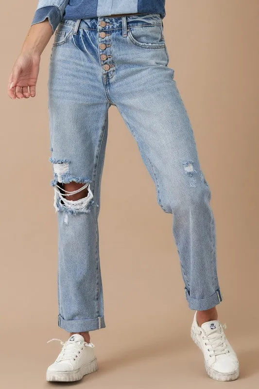 Rolled up boyfriend jeans.
